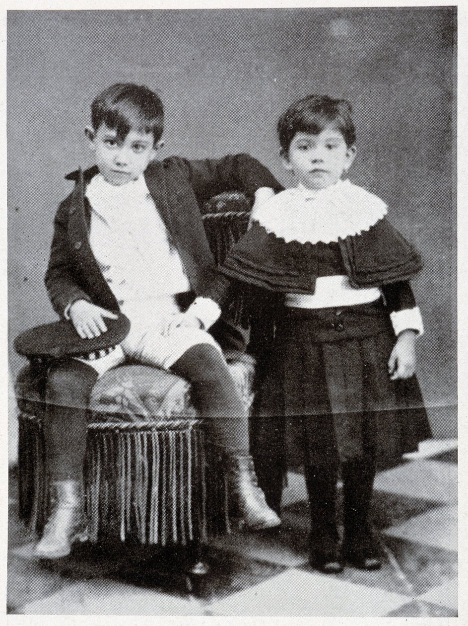 Pablo Picasso w wieku 7 lat i jego siostra - w „Picasso, dokumentach ikonograficznych” Sabartesa autorstwa Unknown photographer
