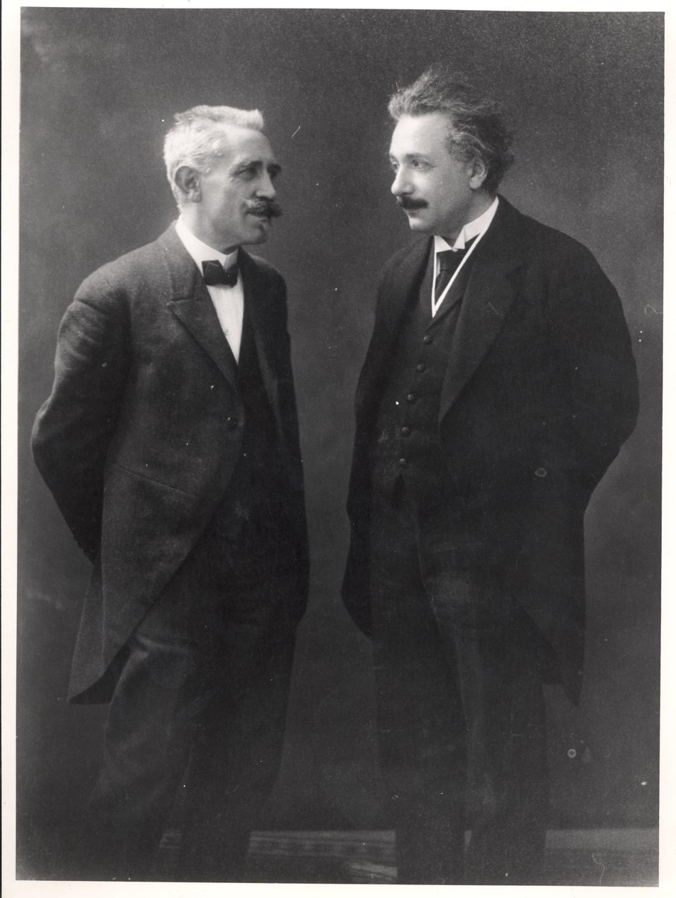 Paula Langevina i Alberta Einsteina autorstwa Unknown photographer