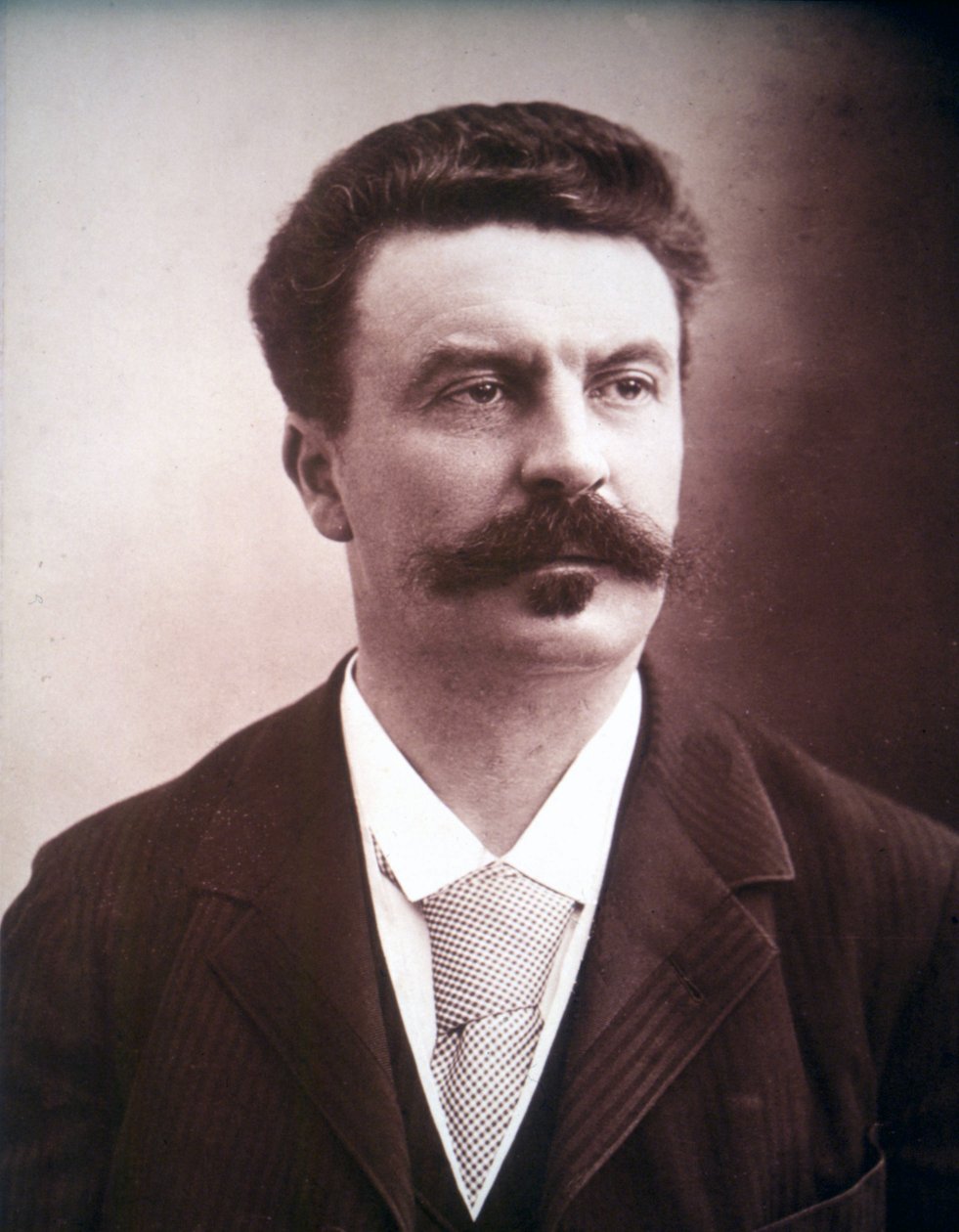 Portret Guy de Maupassant autorstwa Unknown photographer