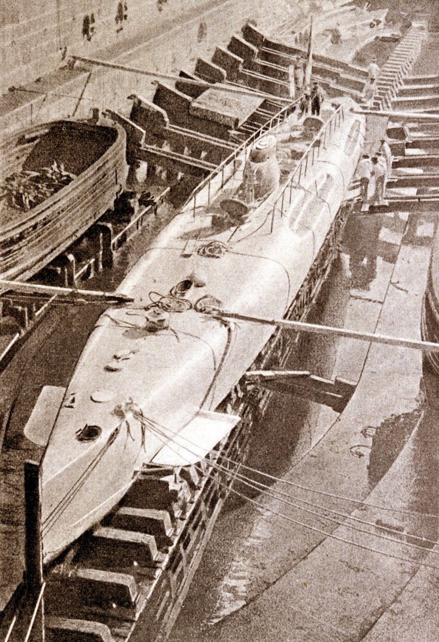 Narval, pierwsza francuska łódź podwodna autorstwa Unknown photographer