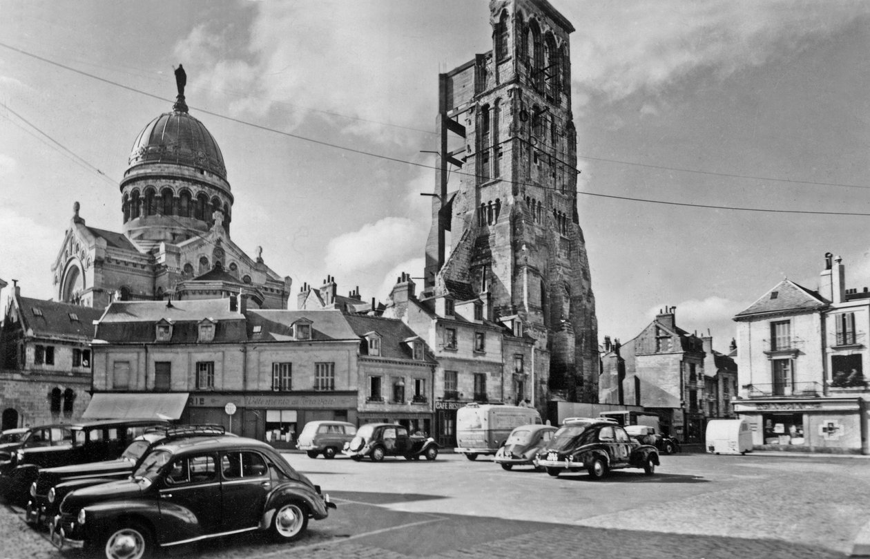Tours, Francja: bazylika św. Marcina, pocztówka, ok. 1960 r. autorstwa Unknown photographer