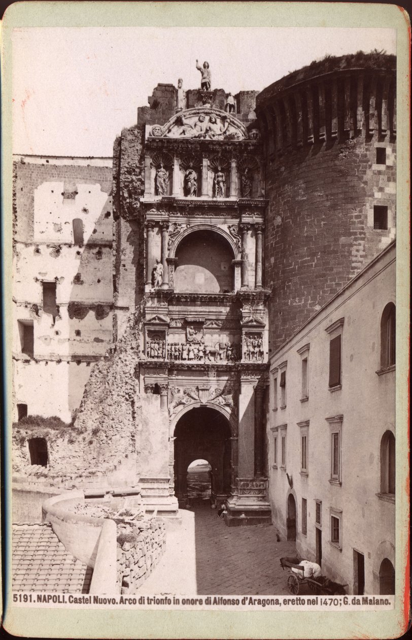 Łuk triumfalny Castel Nuovo, Neapol, ok. 1880 r. (zdjęcie) autorstwa Unknown photographer