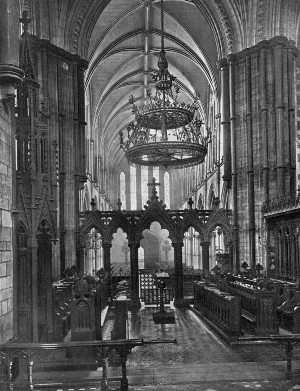 Wnętrze katedry Christ Church, Dublin, Irlandia, 1924-1926. autorstwa Valentine and Sons Ltd