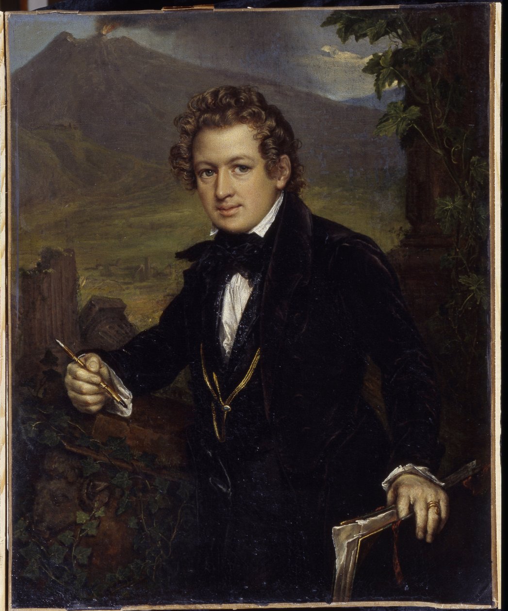 Portret malarza Karla Pavlovicha Briullova (Bryullov) (1799-1852). Portret malarza K.P. Briulłowa). Przedstawiony na tle wulkanu malarz trzyma w ręku ołówek mechaniczny i swoją deskę kreślarską. Obraz Wasilija Andrejewicza Tropinina (Wassili Tropinin) (1 autorstwa Vasili Andreevich Tropinin