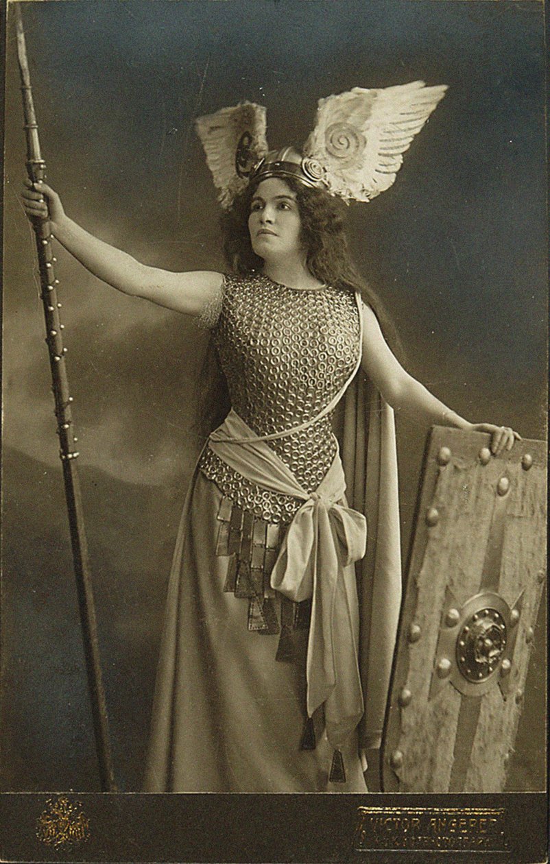 Madame Charles Cahier jako Brunhilda w Walkirii. autorstwa Victor Angerer