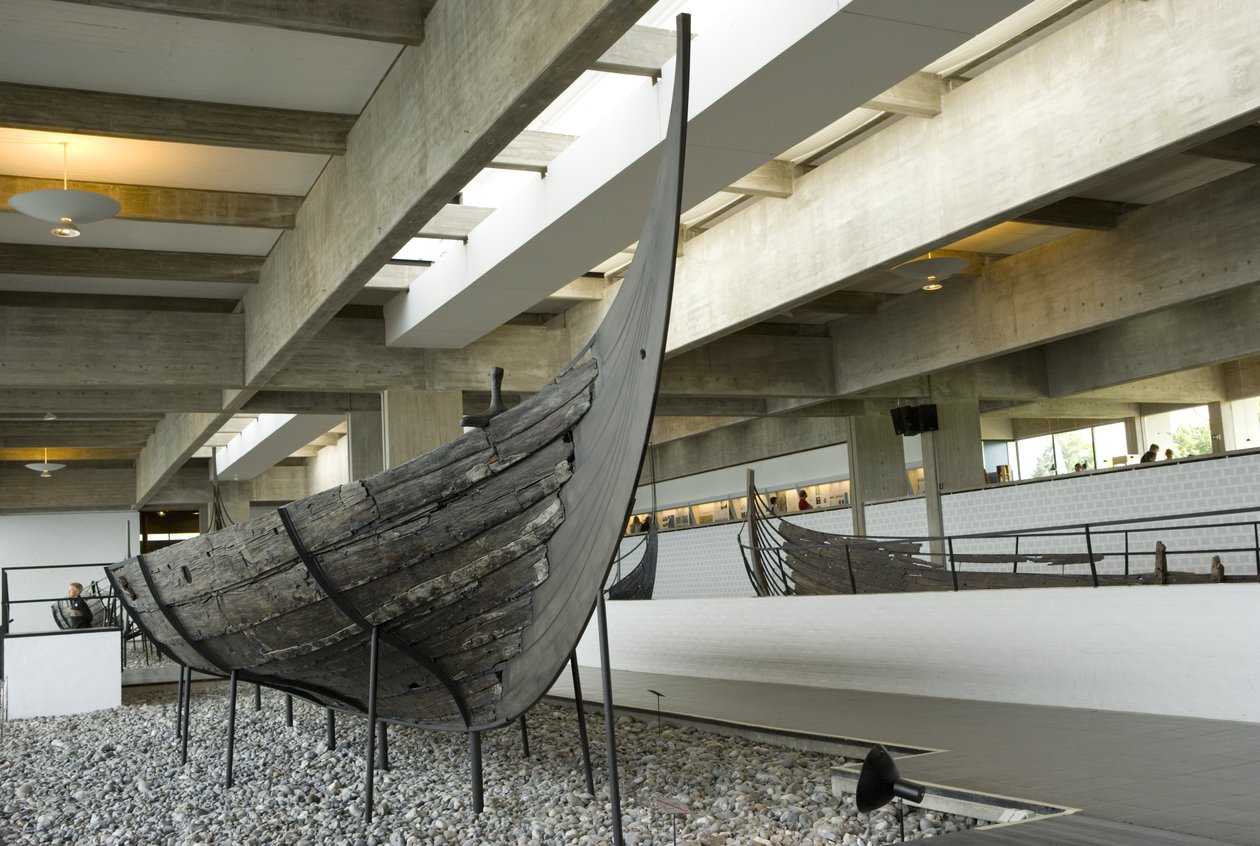 Zachowany i zrekonstruowany longboat autorstwa Viking