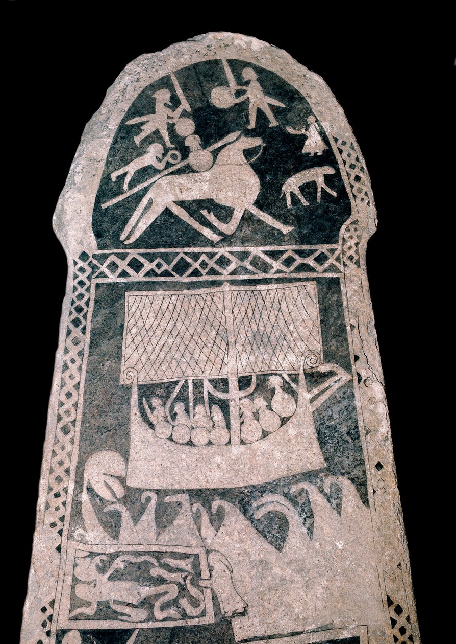 Wiking: Kamień runiczny Gotlandii (Szwecja) przedstawiający wikinga żeglującego drakkara, VIII wiek - Musee regional de Visby, Szwecja - Kamień runiczny przedstawiający drakkar wikingów, VIII wiek - muzeum regionalne Visby, Szwecja autorstwa Viking
