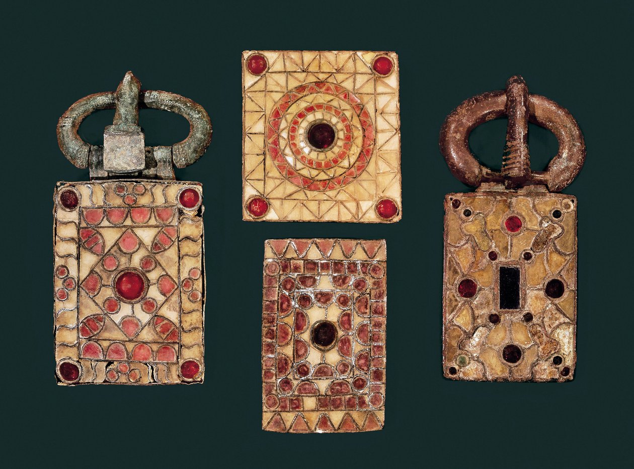 Kolczyki metalowe zdobione złotem i granatem, VII wiek (złoto i granat) autorstwa Visigothic