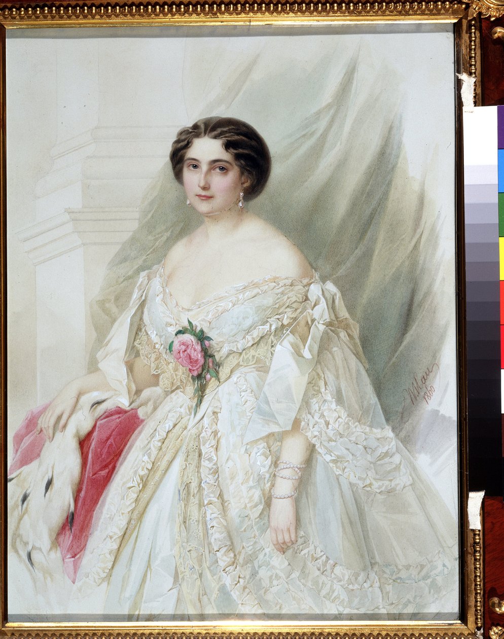 ""Portret damy w futrzanej pelerynie"" Ubrana jest w białą sukienkę ze wstążkami, kolczykami i bransoletkami. Akwarela Władimira Hau (Gau) (1816-1895) 1860 Ze zbiorów prywatnych autorstwa Vladimir Ivanovich Hau