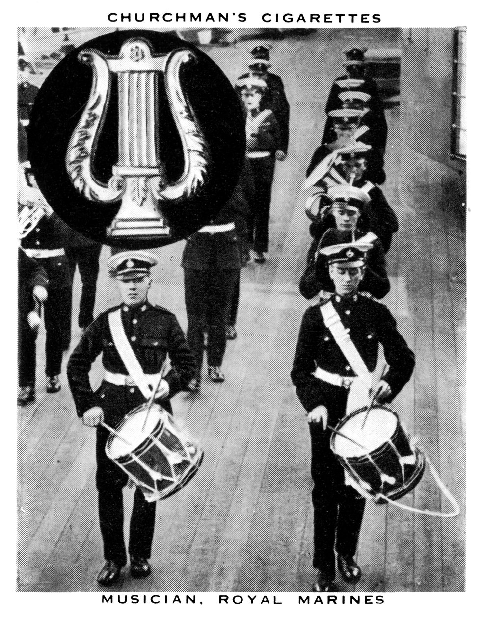 Muzyk, Royal Marines, 1937. autorstwa WA and AC Churchman