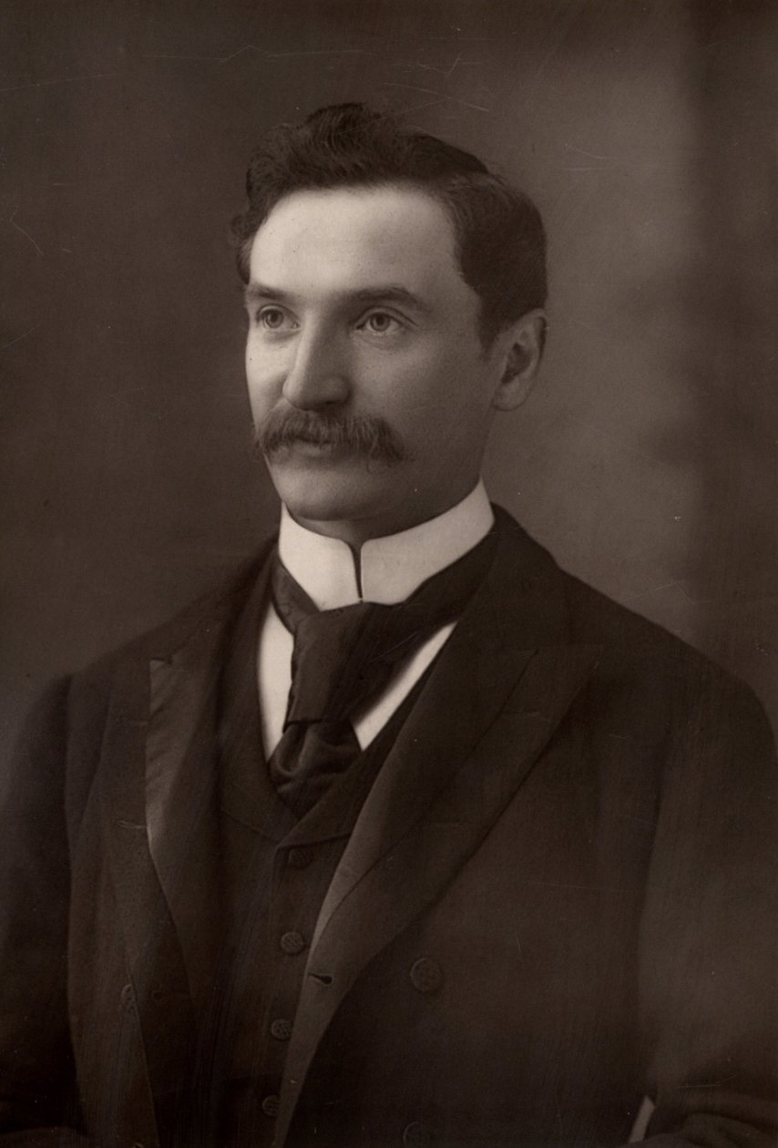 „”Solomon Joseph Solomon (1860-1927) Angielski malarz portretowy i ścienny. Podczas I wojny światowej wprowadził do armii brytyjskiej użycie kamuflażu. (typ Woodbury) autorstwa W. and D. (after) Downey