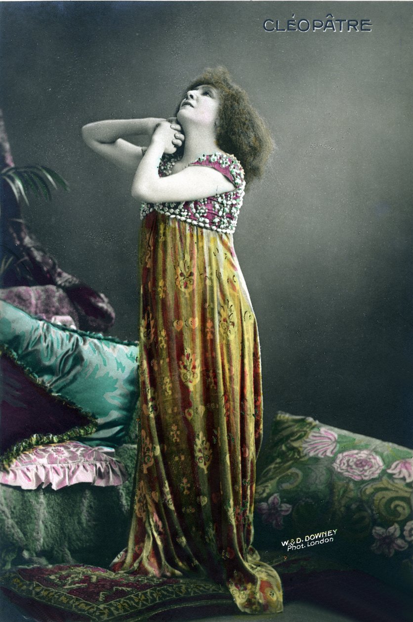 Henriette Rosine Bernard aka Sarah Bernhardt (1844-1923) jako „”Kleopatra”, grana przez wiktoriańskiego Sardou autorstwa W. and D. Downey