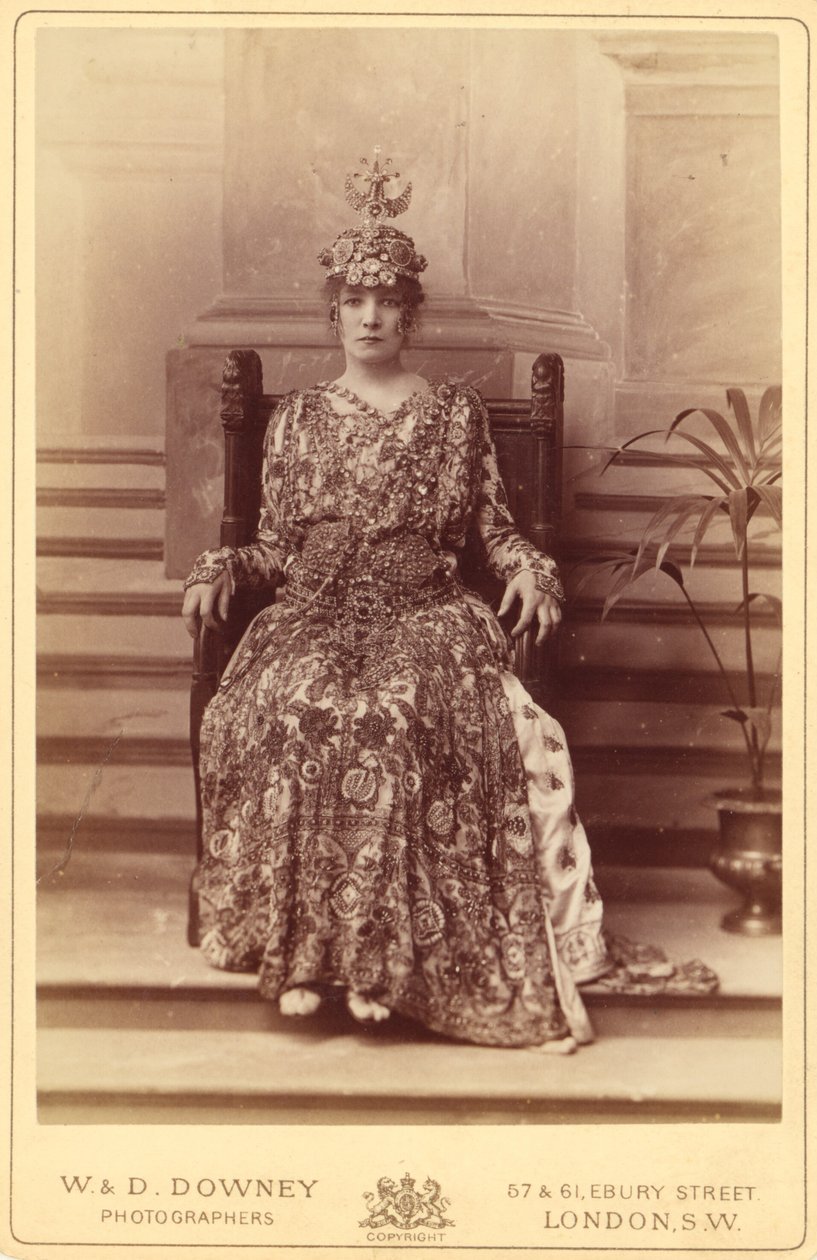 [Sarah Bernhardt jako cesarzowa Teodora w "Teodorze" Sardou]. autorstwa W. and D. Downey