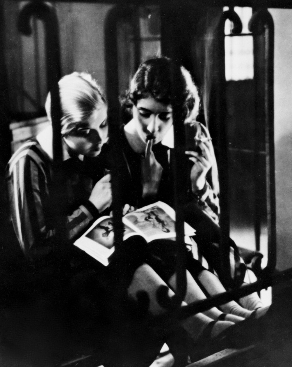"Szalona w mundurze", scena filmowa autorstwa Walter Limot
