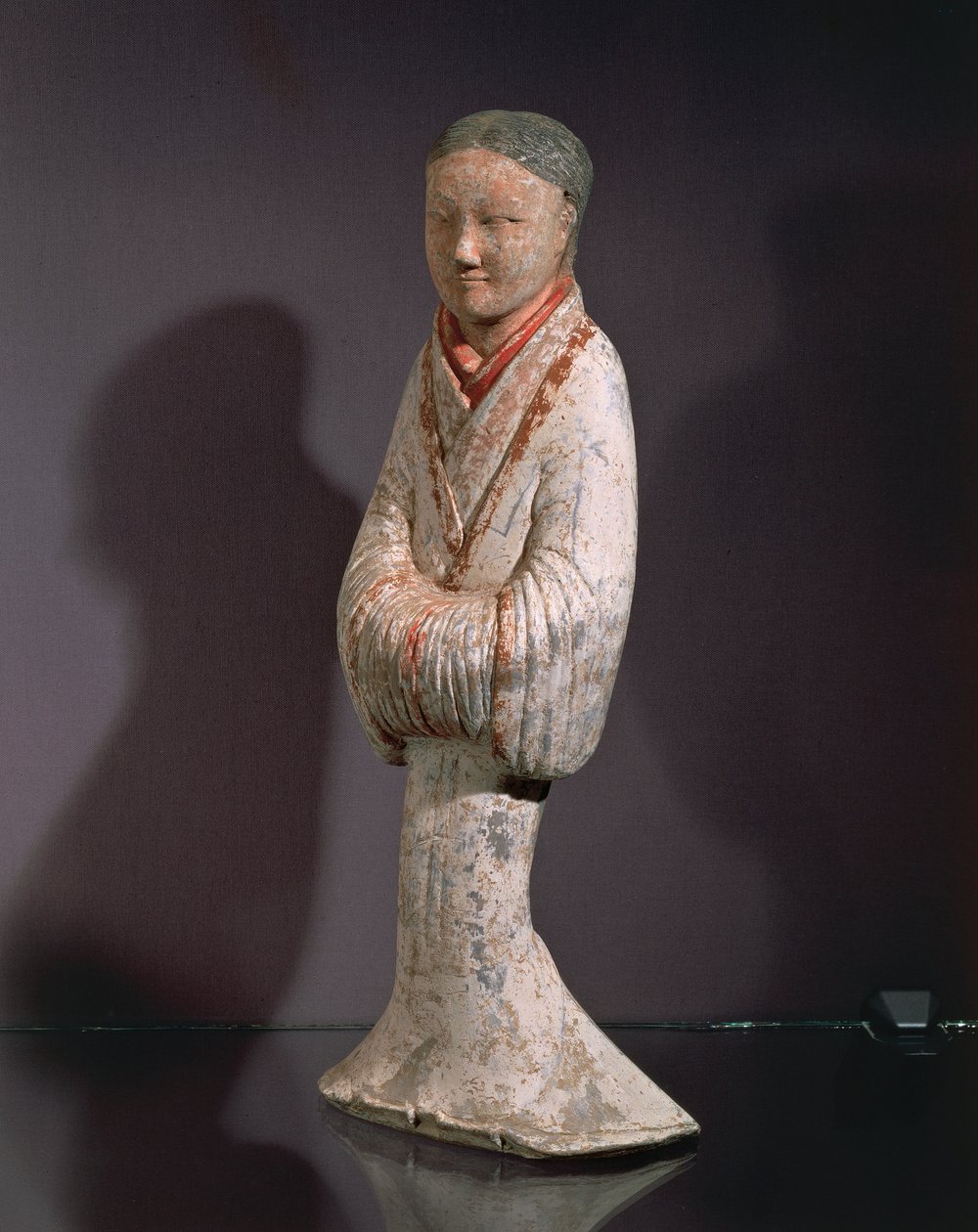 Dama w pozycji stojącej (terakota) autorstwa Western Han Dynasty Chinese School