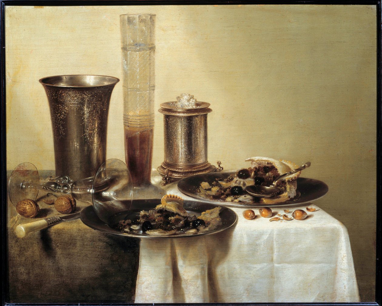 Martwa natura ze srebrnym pucharem Obraz Willema Claeszoon Hedy (1594-1670) 1637 wym. 0,44 x 0,55 m - Martwa natura ze srebrnym kielichem. Obraz Willema Claeszoon Hedy (1594-1670) autorstwa Willem Claesz. Heda