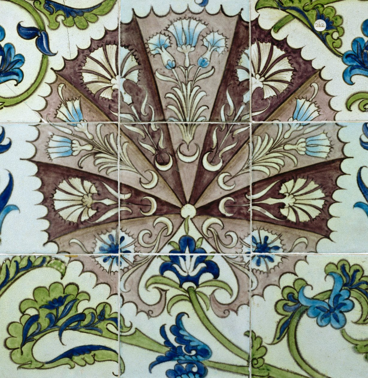 Panel kafelkowy z motywem kwiatowym (ceramiczny) autorstwa William de Morgan