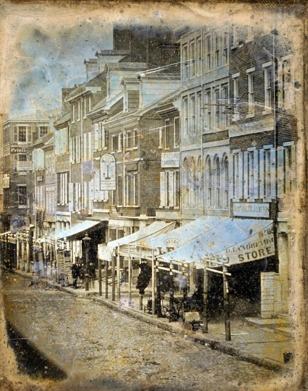 Północna strona Chestnut Street, między Second Street i Third Street, Filadelfia, Pensylwania, 1843 (dagerotyp) autorstwa William G. Mason
