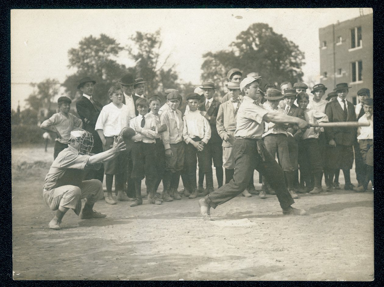 Uderzenie chłopca podczas gry w baseball na piaskownicy autorstwa William H. Trefts Jr.