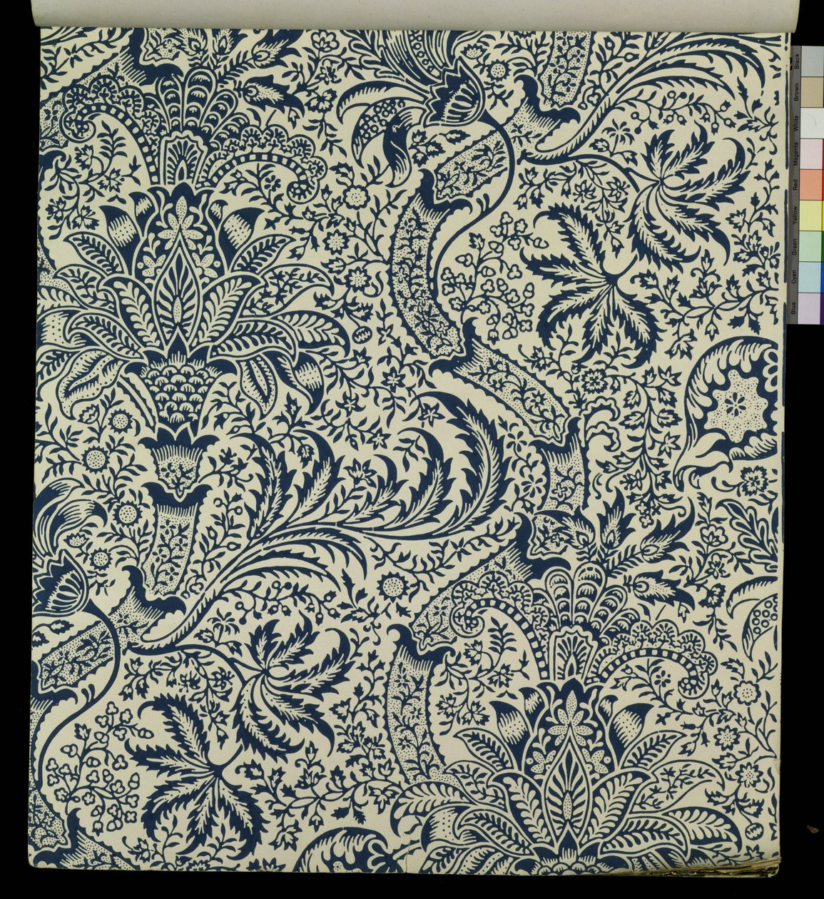 Tapeta z granatowym wzorem w stylu wodorostów autorstwa William Morris