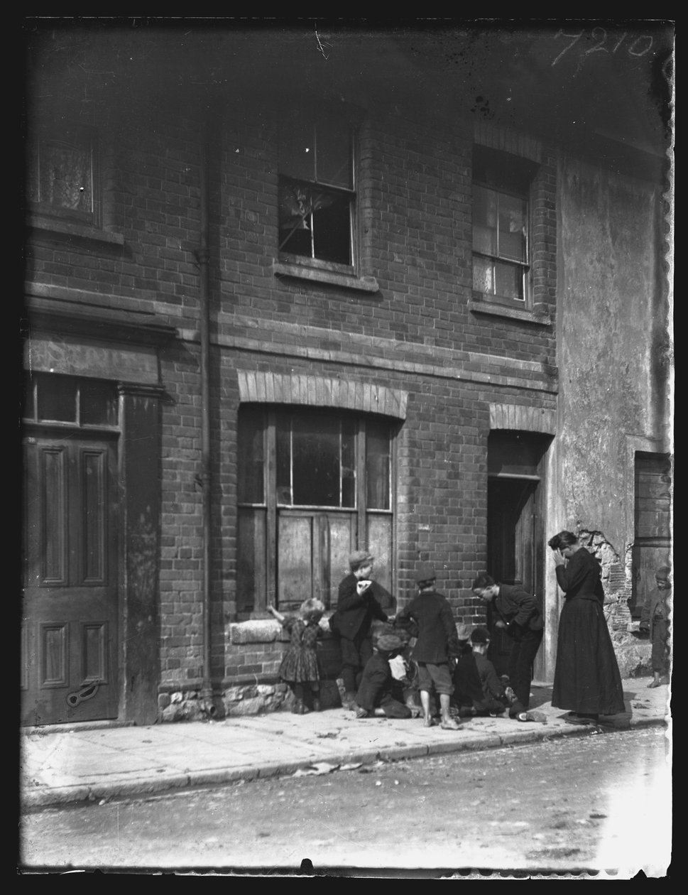 Ulica Nora, Cardiff, 1893. autorstwa William Booth