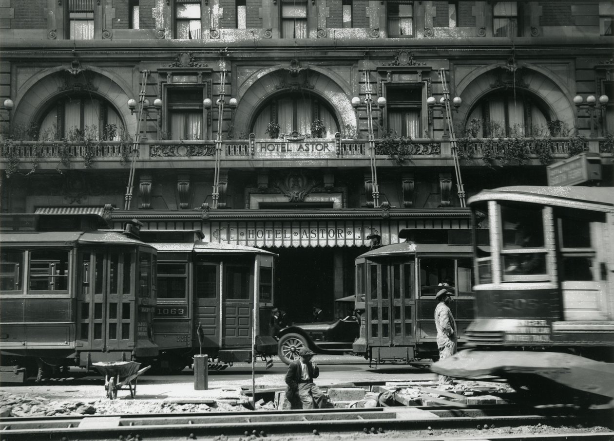 Hotel Astor, ok.1910-21 autorstwa William Davis Hassler