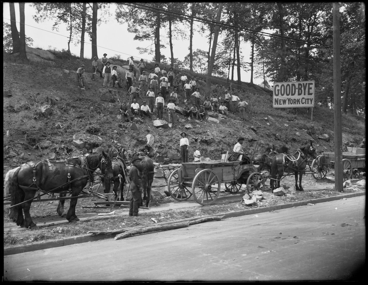 Północna granica Nowego Jorku na Broadwayu przy 263rd Street, Bronx, patrząc na północ, 8 czerwca 1914 r autorstwa William Davis Hassler