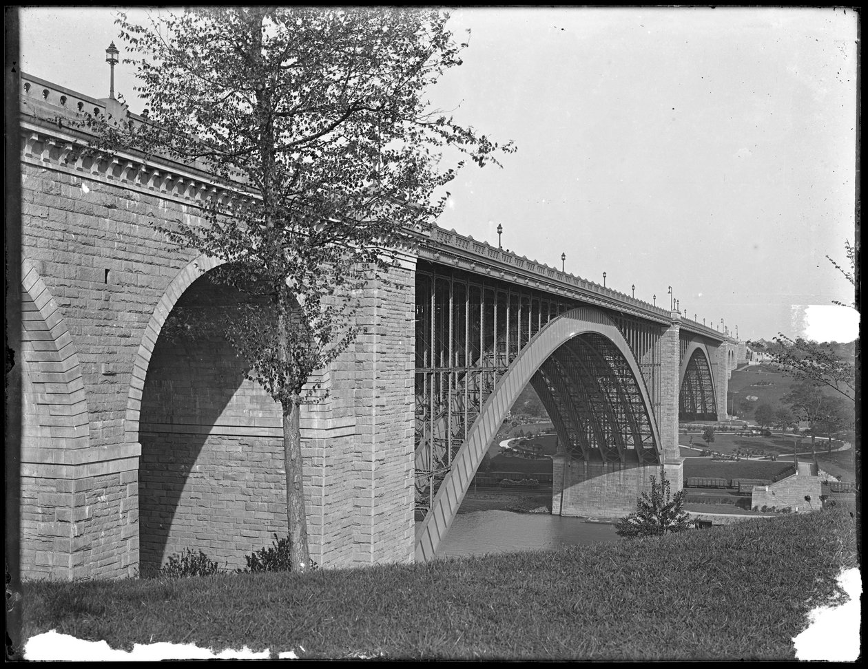 Most Waszyngtona, rzeka Harlem, ok. 1912 r autorstwa William Davis Hassler