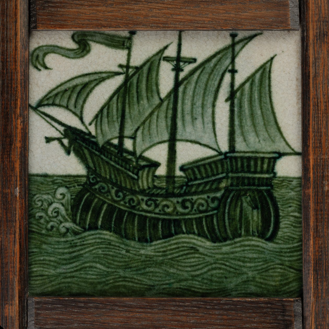 Kafelkowy panel statków pod pełnymi żaglami, w ramie, ok. 1865-80 (ceramika) autorstwa William de Morgan