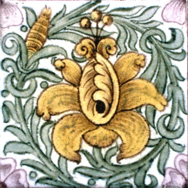 Płytka z motywem kwiatowym (ceramiczna) autorstwa William de Morgan