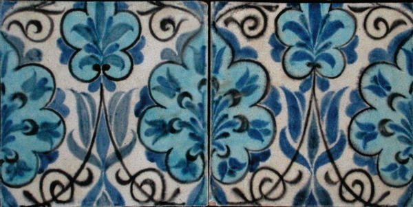 Dwie płytki w stylu perskim (ceramiczne) autorstwa William de Morgan