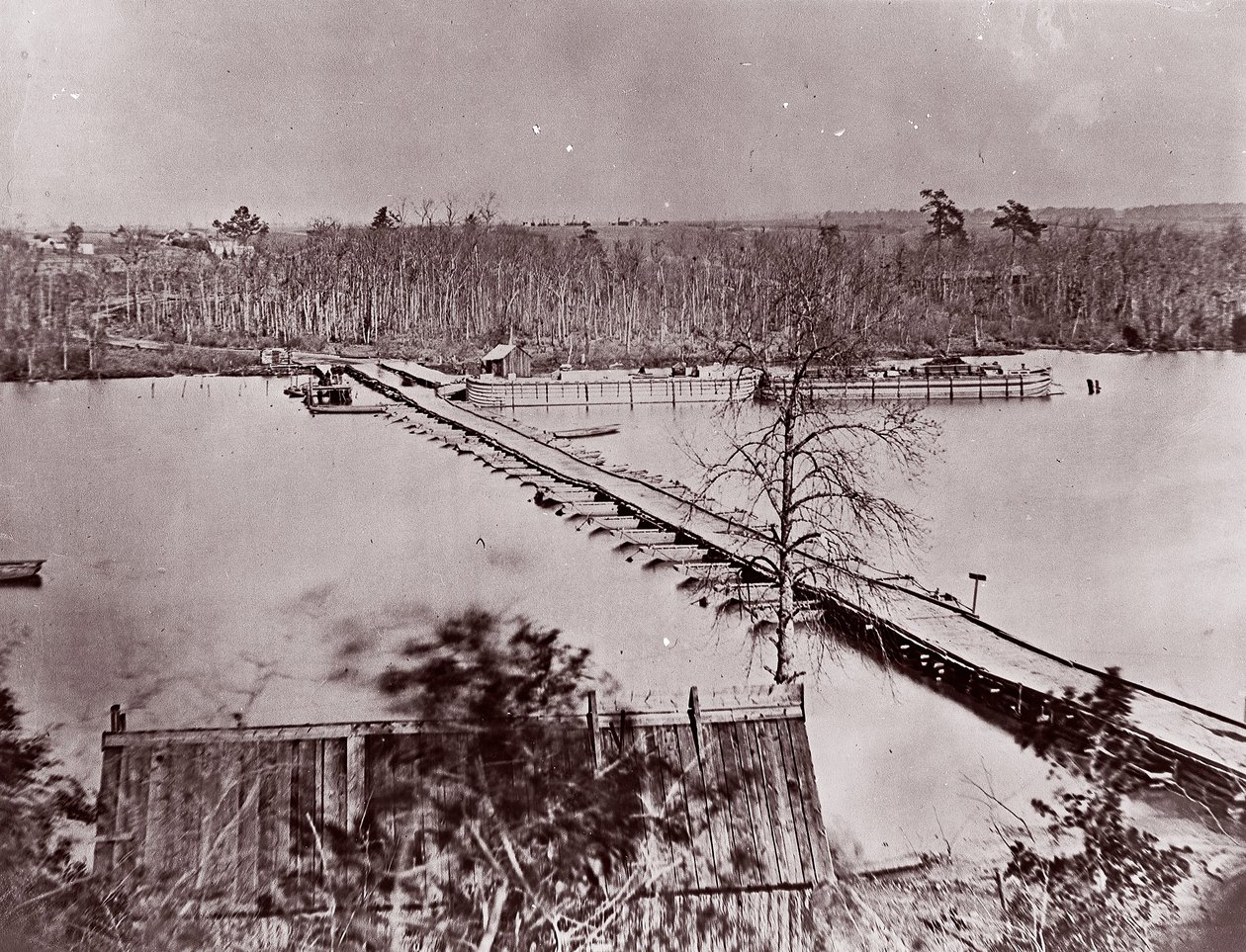 Ponton Bridge, Broadway Landing, Appomattox River, 1861-65. autorstwa William Frank Browne