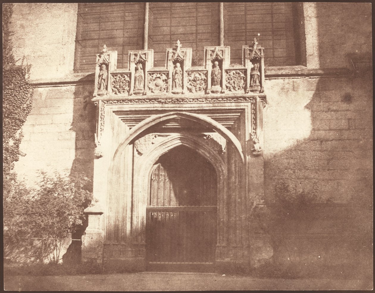 Antyczne drzwi w Magdalen College w Oksfordzie autorstwa William Henry Fox Talbot