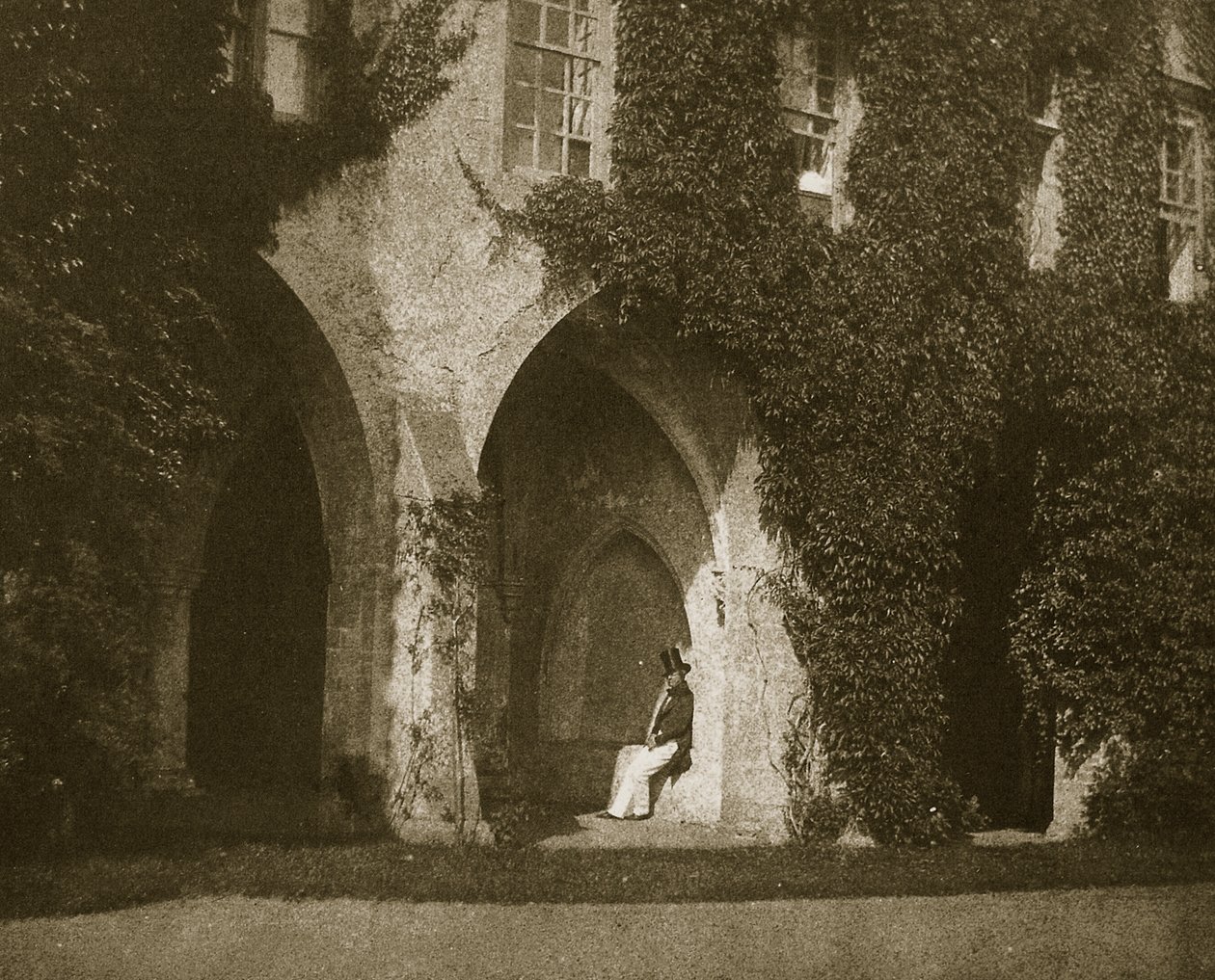 Starożytna zakrystia, wrzesień 1845 (odbitka na papierze solnym z negatywu kalotypu) autorstwa William Henry Fox Talbot