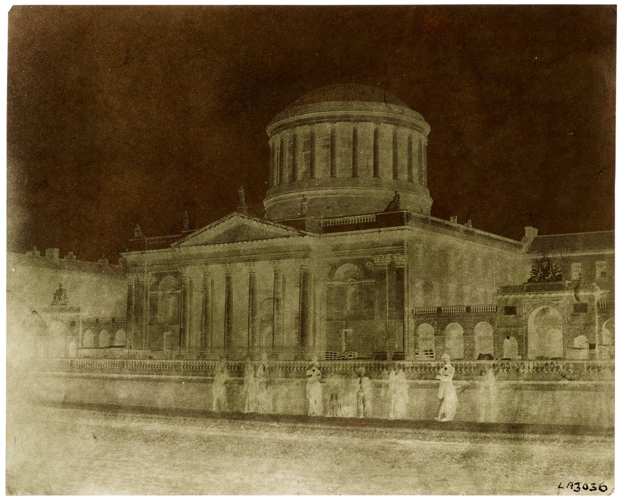 The Four Courts, Dublin (papierowa kamera negatywowa) autorstwa William Henry Fox Talbot