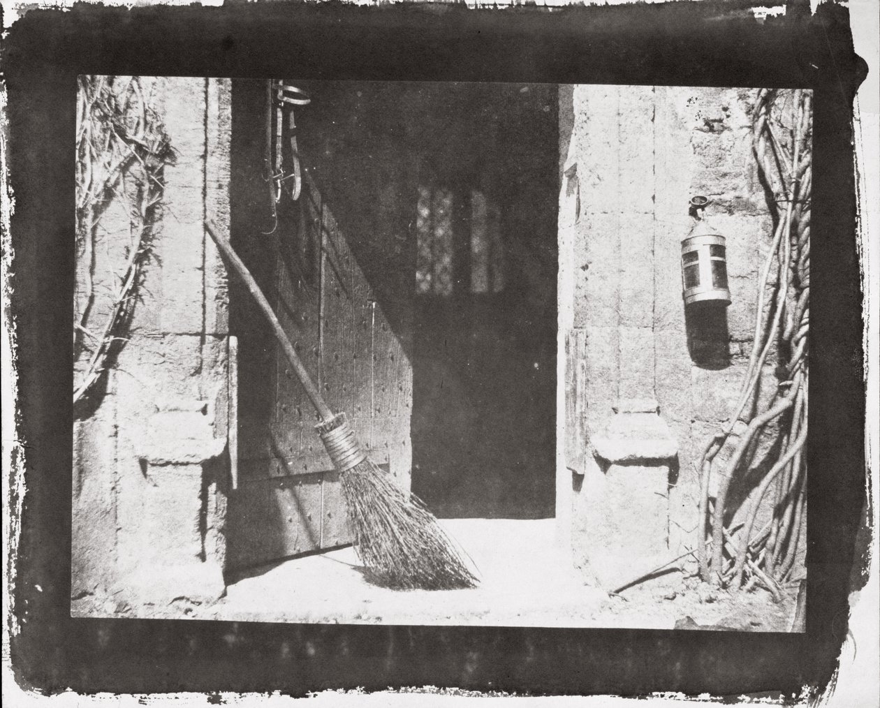 Otwarte drzwi, marzec 1843 autorstwa William Henry Fox Talbot