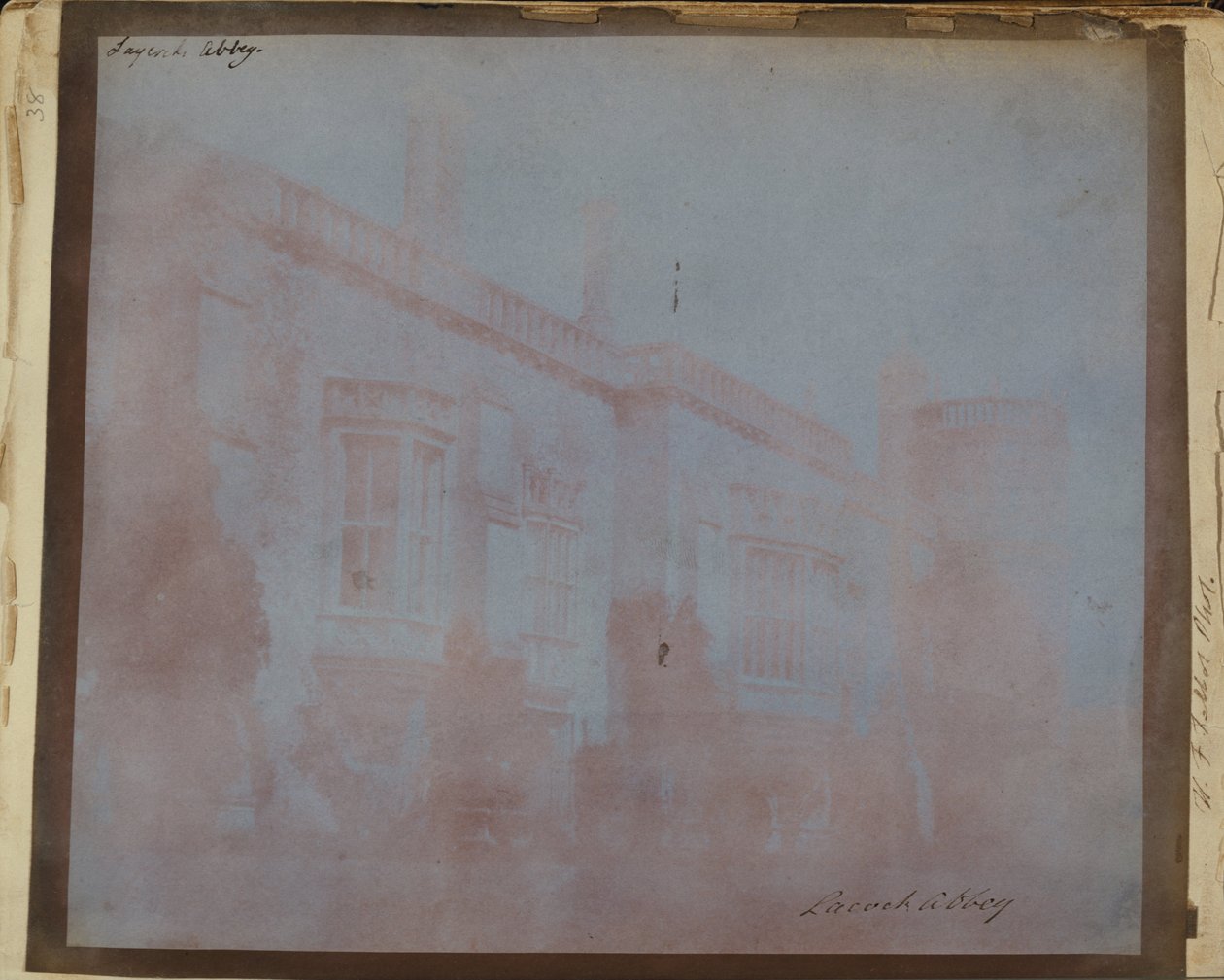 Południowy front opactwa Lacock z wieżą Sharingtona autorstwa William Henry Fox Talbot