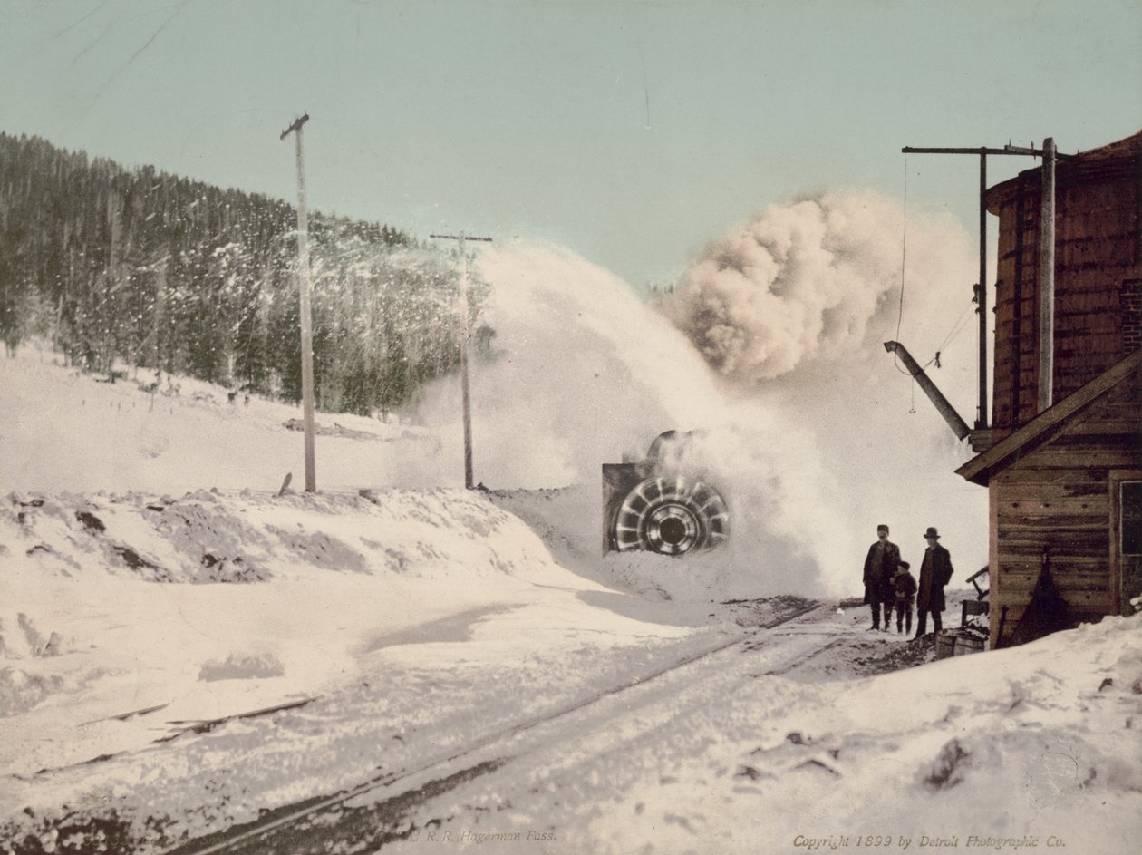 Pług śnieżny Colorado na trasie Colorado Midland Railroad na przełęczy Hagerman autorstwa William Henry Jackson