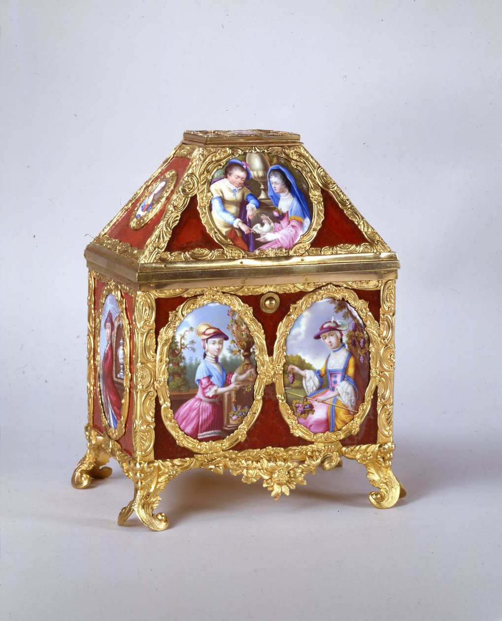 Szkatułka Jerzego III zawierająca zegarek z krawędzią w stylu Jamesa Coxa, ok. 1770 (metal złocony, emalia i verre-eglomise) (patrz także 741846) autorstwa William Hopkins Craft