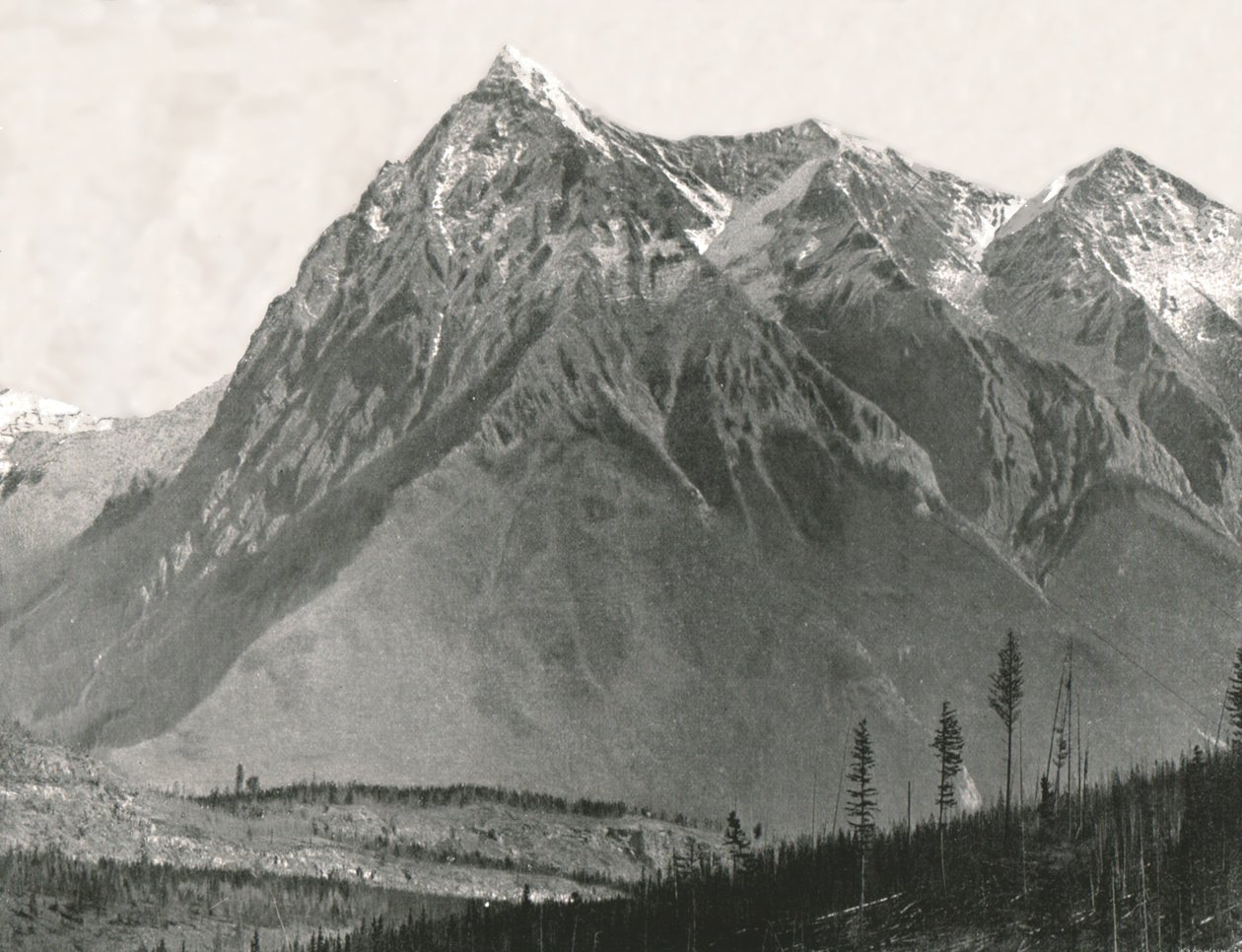 Góry Skaliste: Chancellor Peak, Leanchoil, Kanada, 1895. autorstwa William Notman and Son