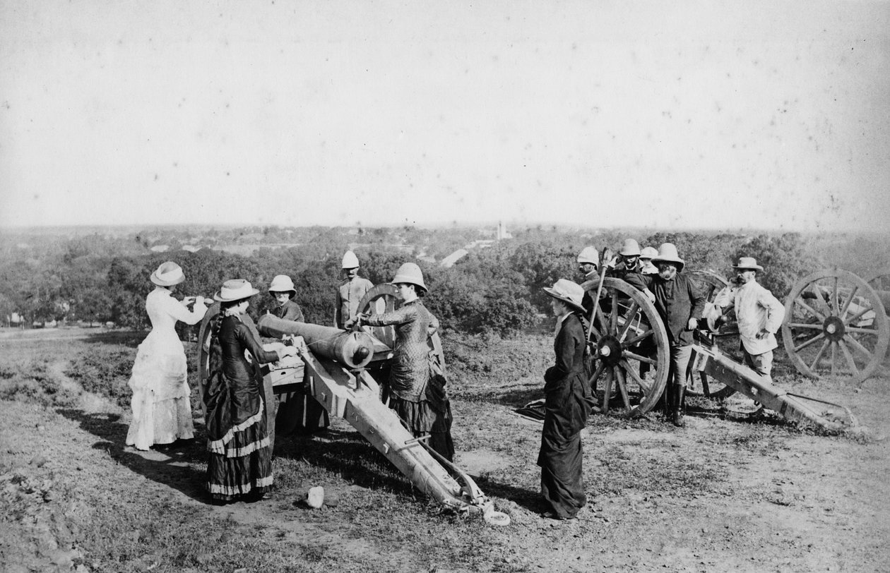 Musztra karabinowa, fort Nagpore, lata 70. autorstwa Willoughby Wallace Hooper