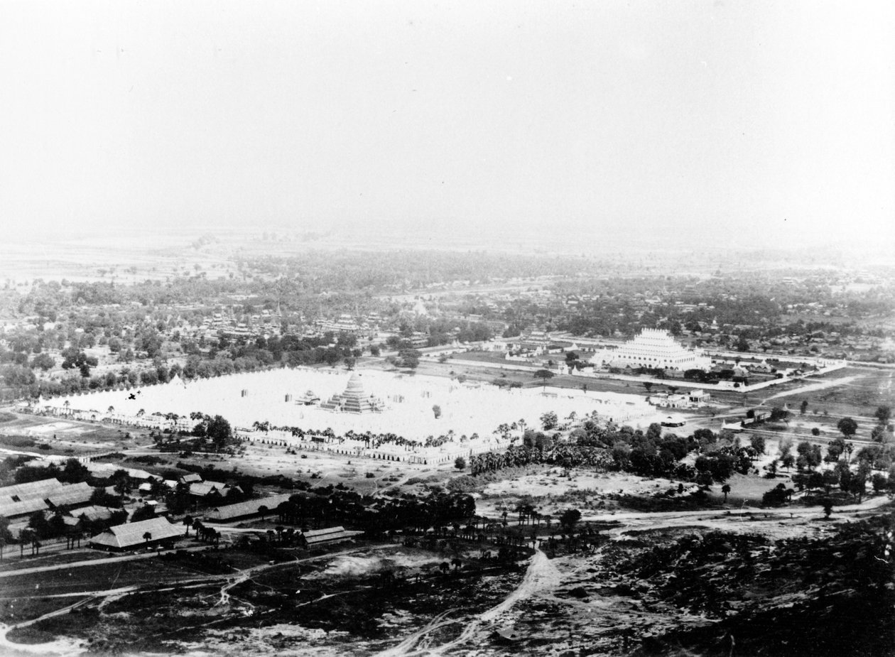 Widok ze wzgórza Mandalay, Birma 1886 autorstwa Willoughby Wallace Hooper