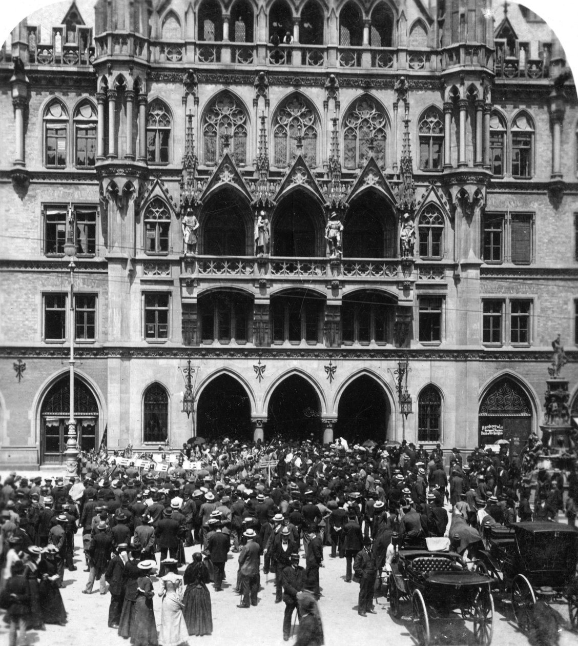 Koncert plenerowy w Ratuszu, Monachium, Niemcy, ok. 1900. autorstwa Wurthle and Sons