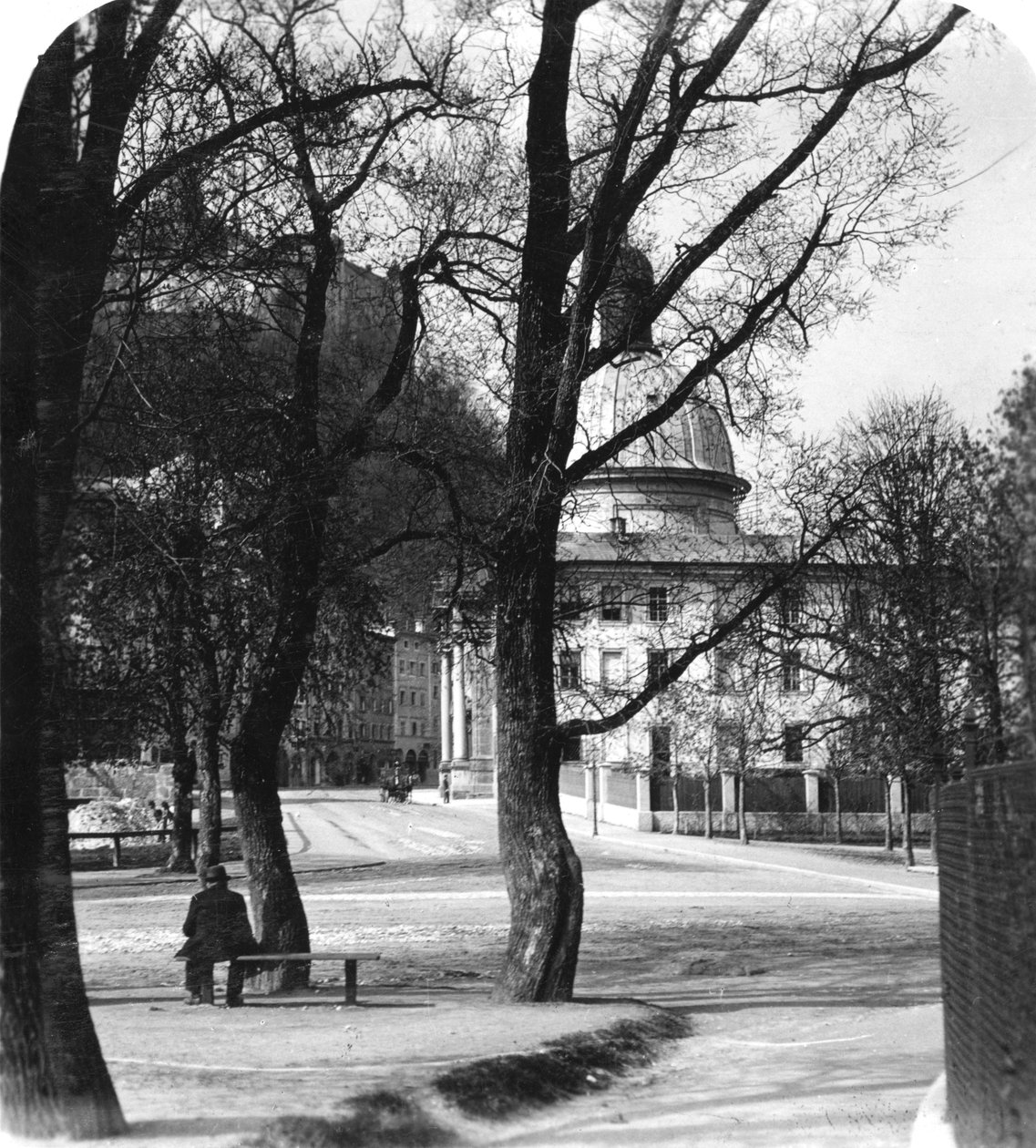 Kajetanerplatz i Twierdza Hohensalzburg, Salzburg, Austria, ok. 1900 autorstwa Wurthle and Sons