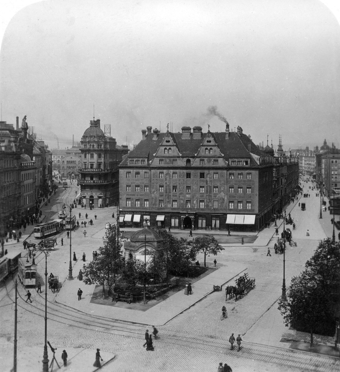 Karlsplatz, Monachium, Niemcy, ok. 1900. autorstwa Wurthle and Sons