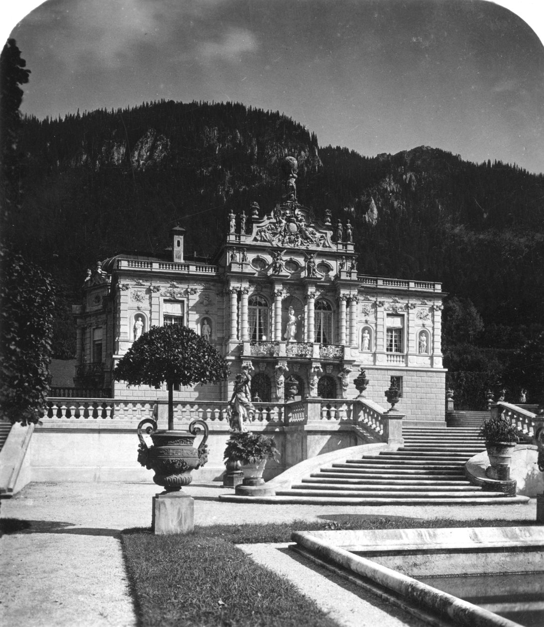 Pałac Linderhof, Bawaria, Niemcy, ok. 1900. autorstwa Wurthle and Sons