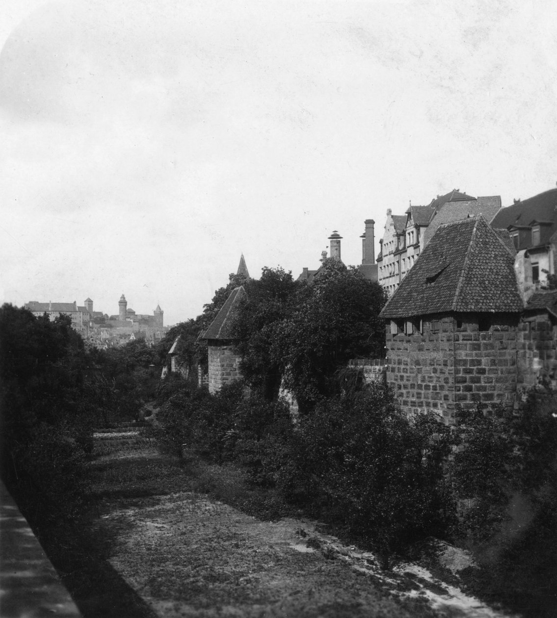 Zamek w Norymberdze, Norymberga, Niemcy, ok. 1900. autorstwa Wurthle and Sons
