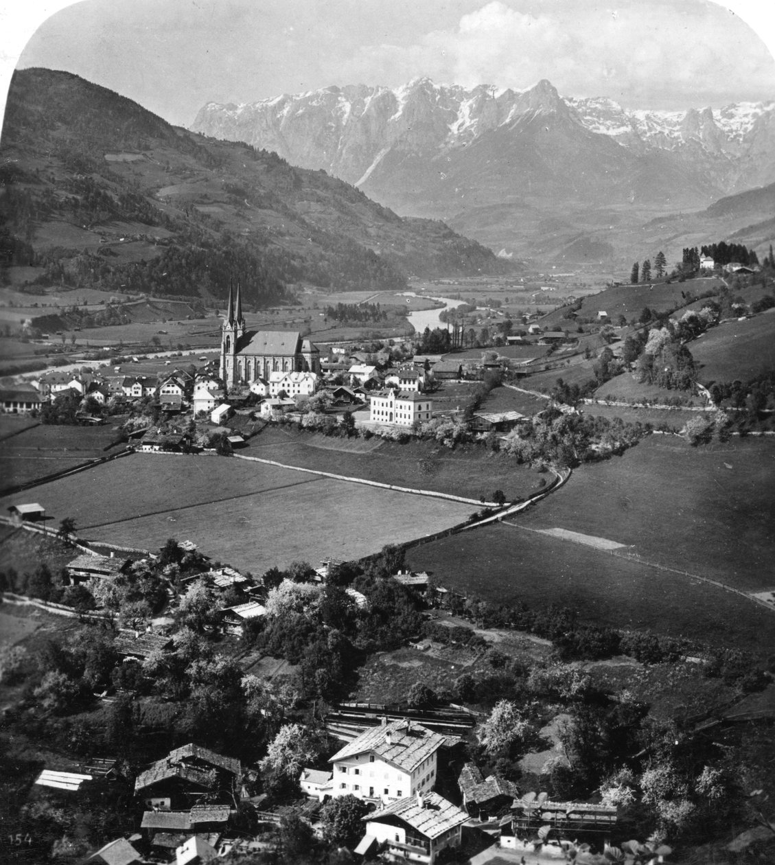 St Johann w regionie Pongau, Salzburg, Austria, ok. 1900. autorstwa Wurthle and Sons