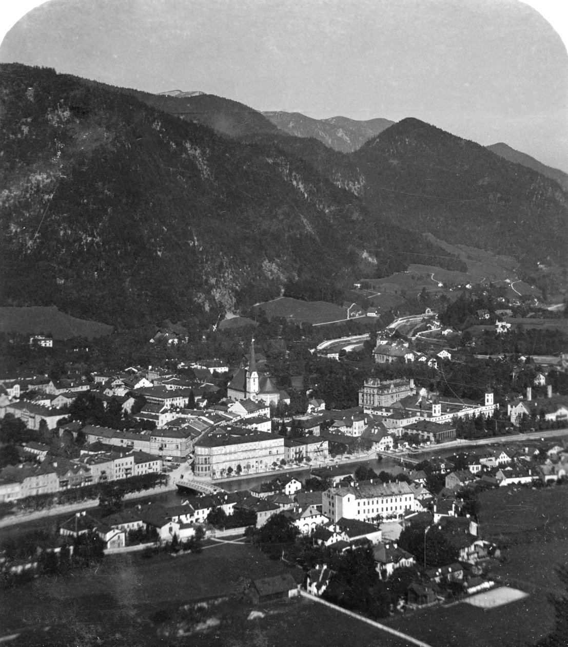 Dolina Trauntal, niedaleko Bad Ischl, Salzkammergut, Austria, ok. 1900. autorstwa Wurthle and Sons