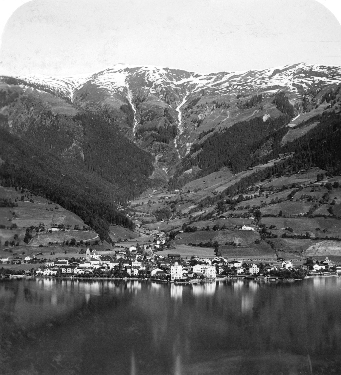 Zell am See i góra Schmittenhöhe, Salzburg, Austria, ok. 1900. autorstwa Wurthle and Sons